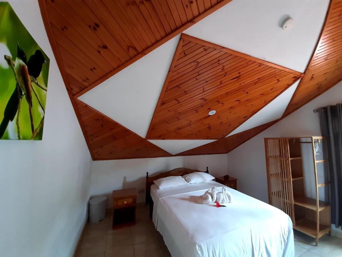 La Source Self Catering Hotel La Digue Exterior foto
